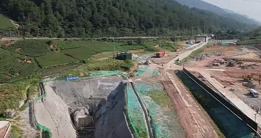 浙江镜岭水库输水工程施工现场.jpg